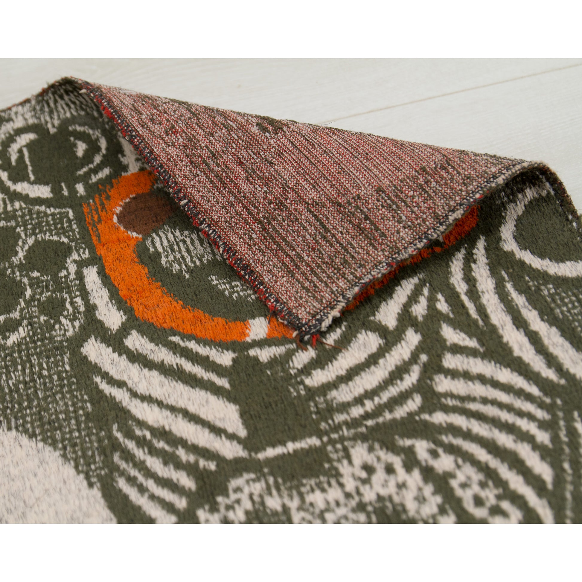 The mid-century wall tapestry with a corner folded over, displaying the extremely high-quality heavy-duty woven structure on the reverse side. Authentic 1960s textile manufacturing.